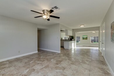 Living Area/Dining