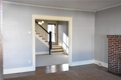 Family/Living Rm with area rug over hardwood floor