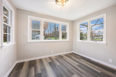 324 Robertson Ave, Battle Creek, MI 49015 - photo 2