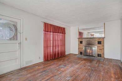 1207 S 3rd St living room