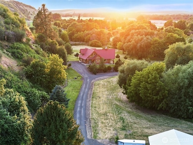 1025 Orchard St, Waitsburg, WA 99361 - photo 5