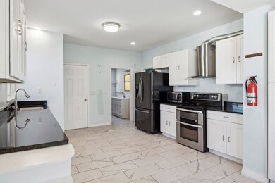 76 19th St unit 1, Lowell, MA 01850 - photo 4