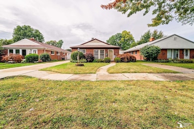 7954 Oak St, Taylor, MI 48180 - photo 2