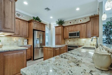 239 Cypress Trce Royal Palm-large-008-2-