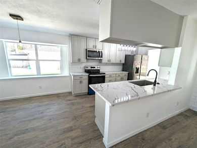 4306 Black Locust Dr, Houston, TX 77088 - photo 7