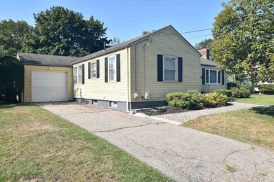 141 Lawnacre Dr, Cranston, RI 02920 - photo 3