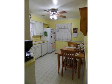 2002 Irwin St, Aliquippa, PA 15001 - photo 3