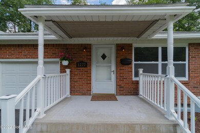 1277 Bradford St, Schenectady, NY 12306 - photo 3