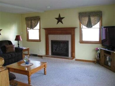 51 Willow St, Chicopee, MA 01020 - photo 5