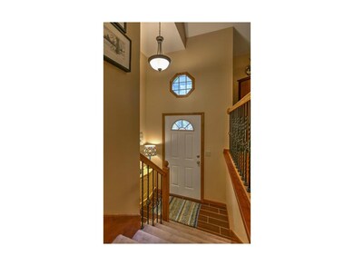 CHARMING ENTRY