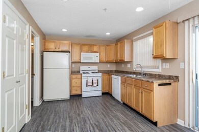 432 Hildreth St unit 5, Lowell, MA 01850 - photo 6