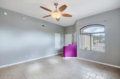 2 Living room entry 2