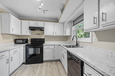 375 Aiken Ave unit 4, Lowell, MA 01850 - photo 4