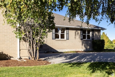 4340 S Lynne Ln, Holladay, UT 84124 - photo 3