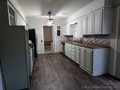 309 Hillcrest St, Pawnee, OK 74058 - photo 6