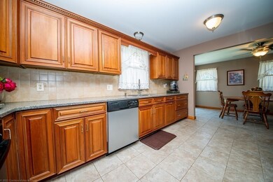 34 Canonicus St, Fall River, MA 02723 - photo 6