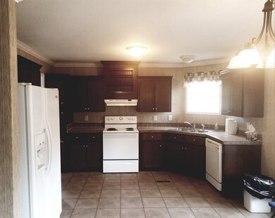 EAT IN KITCHEN