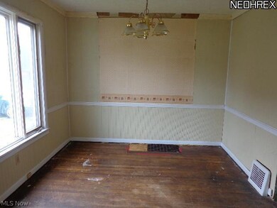 2311 Maple Ave NE, Canton, OH 44714 - photo 5