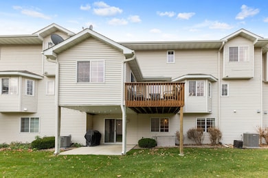 13233 Williamsberg Dr, Savage, MN 55378 - photo 3