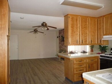 Kitchen/dining/living room