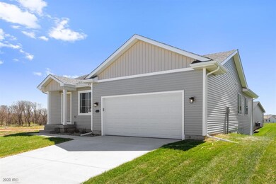 2413 Whispering Ridge Dr, Des Moines, IA 50320 - photo 3