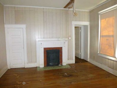 Middle room on south side.