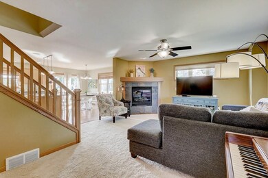 2860 Crinkle Root Dr, Fitchburg, WI 53711 - photo 7