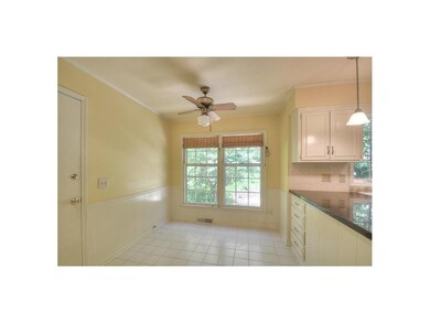 Eat-in Kitchen