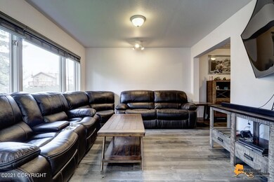Living Room w/Laminate Flooring