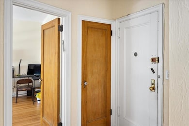 141 Wyckoff Place unit 2E, Woodmere, NY 11598 - photo 6