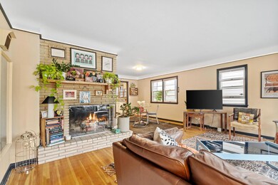 21-web-or-mls-3112 45th Ave S-11.jpg