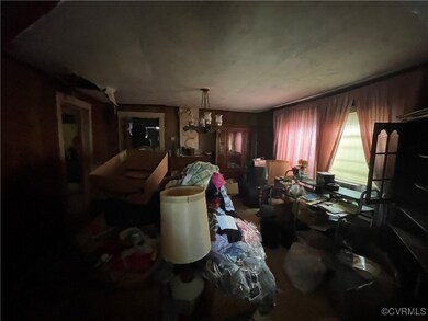 Misc room featuring a notable chandelier