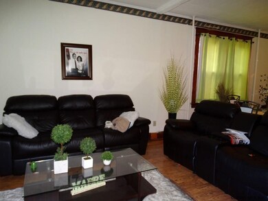 624 N Pearl St, Menands, NY 12204 - photo 2