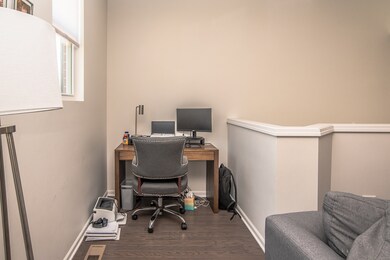 940 Coletta Cir, Naperville, IL 60563 - photo 5