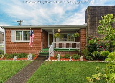 526 24th St, Dunbar, WV 25064 - photo 2