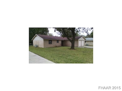 908 Holly St, Copperas Cove, TX 76522 - photo 2