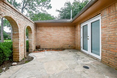 14027 Queensbury Ln, Houston, TX 77079 - photo 4