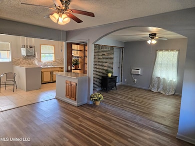 110 Constance St, Picayune, MS 39466 - photo 2