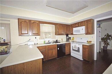 22 Downing Cir, Downingtown, PA 19335 - photo 4