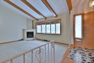 231 N Flora Pkwy, Addison, IL 60101 - photo 3