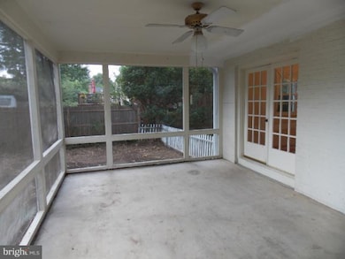 8409 Crown Place, Alexandria, VA 22308 - photo 4