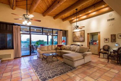 6207 E Villa Cassandra Way-large-006-19-