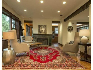 Living Room. The spacious diningroom is surrounded