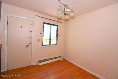 111-159913 DINING ROOM