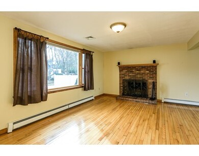 141 Sylvester St, Lawrence, MA 01843 - photo 3