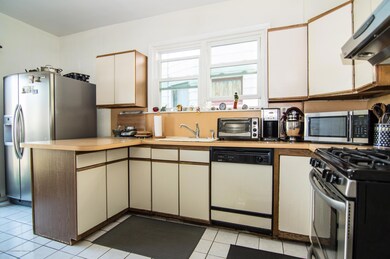 218 Decker Avenue-4