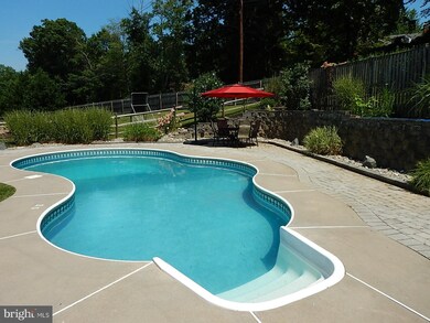 4906 Tartan Hill Rd, Perry Hall, MD 21128 - photo 2