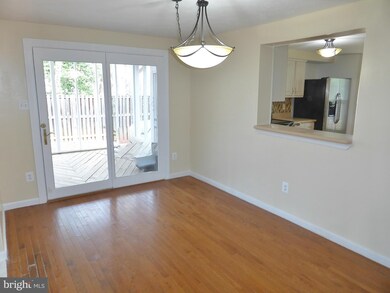 9000 Alexis Ct, Springfield, VA 22152 - photo 5