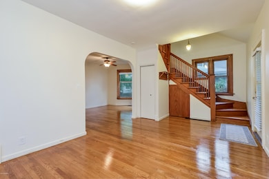 005-photo-living-room-6065934