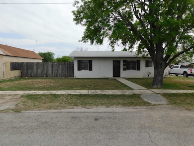 610 W 7th St, Del Rio, TX 78840 - photo 3
